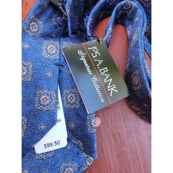 NWT JOS A BANK Tie SIGNATURE COLLECTION Hand Made Silk Luxury Grenadine Blue - Picture 2 of 4